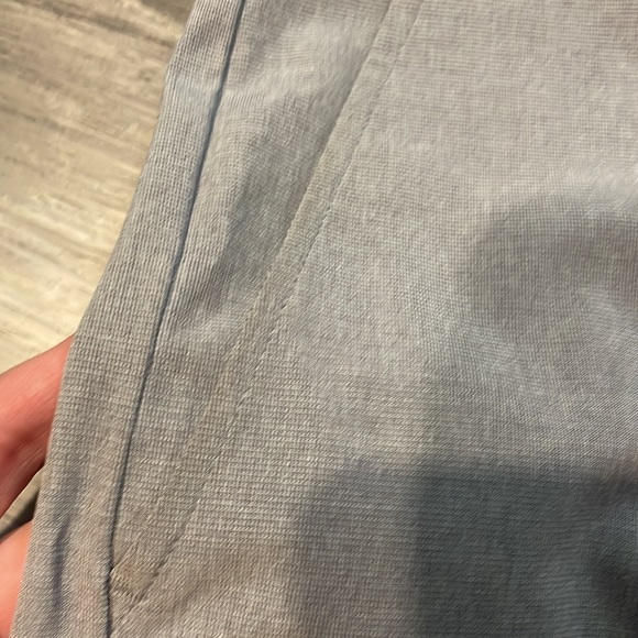 Travis Mathew Mens size 36 golf shorts - Picture 3 of 4